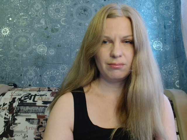 BlondeFox's BongaCams show and profile