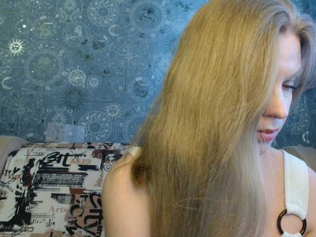 BlondeFox's BongaCams show and profile