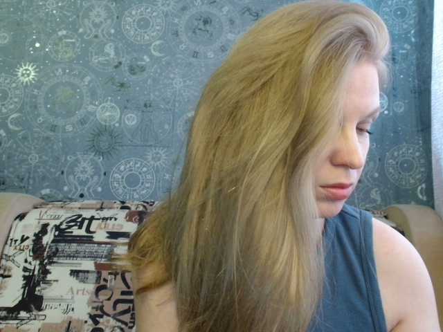 BlondeFox's BongaCams show and profile