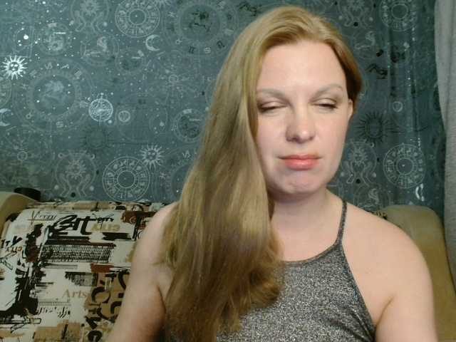 BlondeFox's BongaCams show and profile