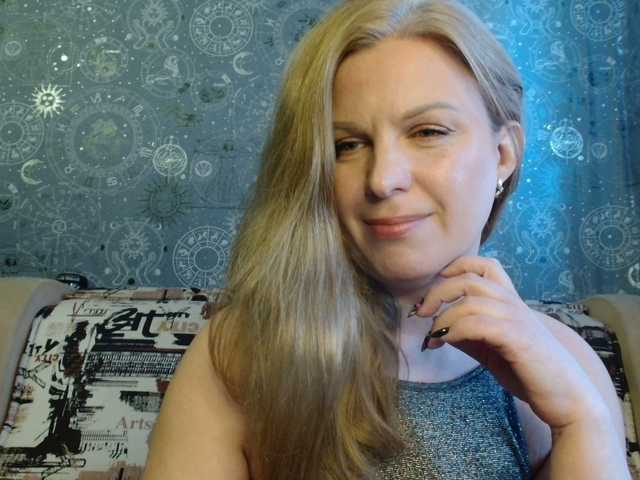 BlondeFox's BongaCams show and profile