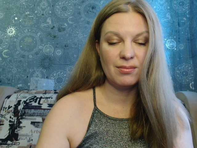 BlondeFox's BongaCams show and profile