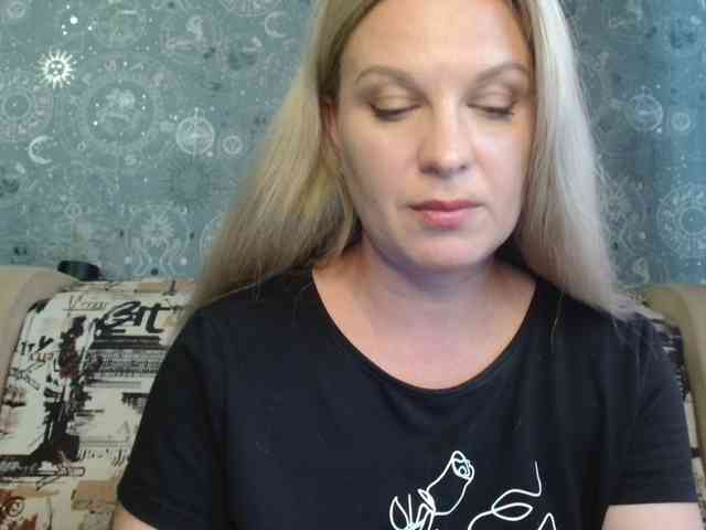 BlondeFox webcam