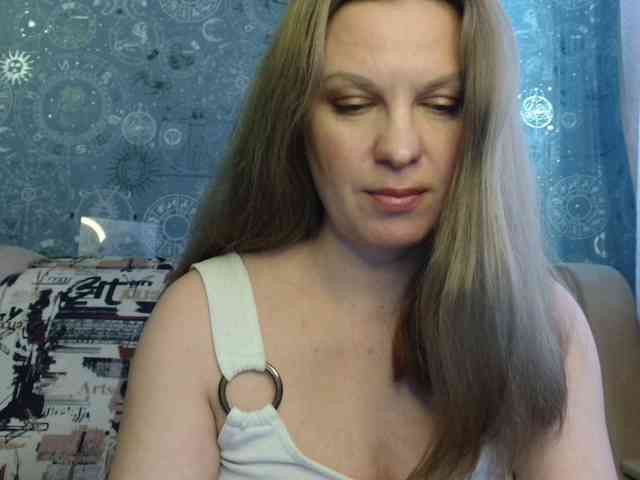 BlondeFox webcam