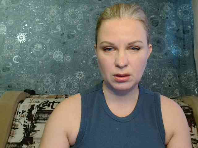 BlondeFox webcam