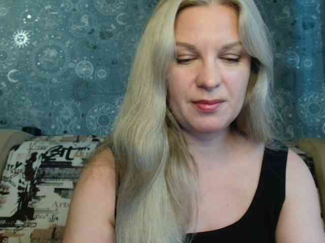 BlondeFox webcam
