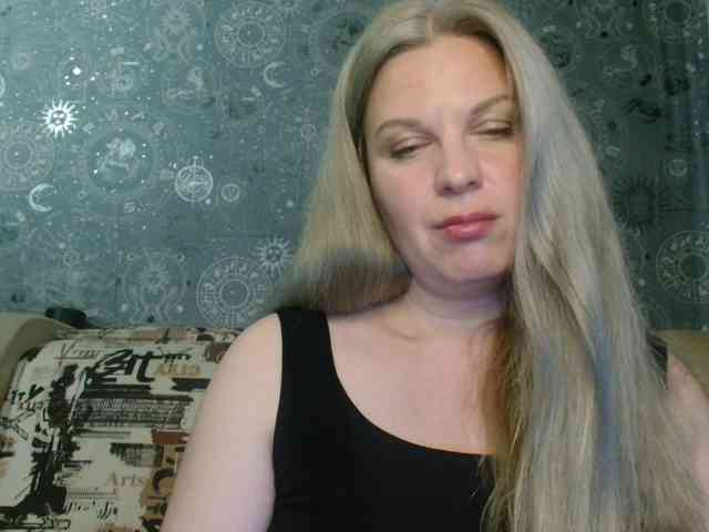 BlondeFox webcam