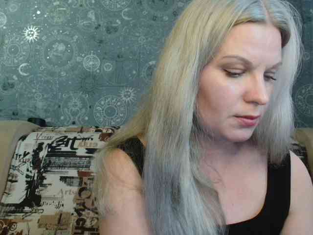 BlondeFox webcam