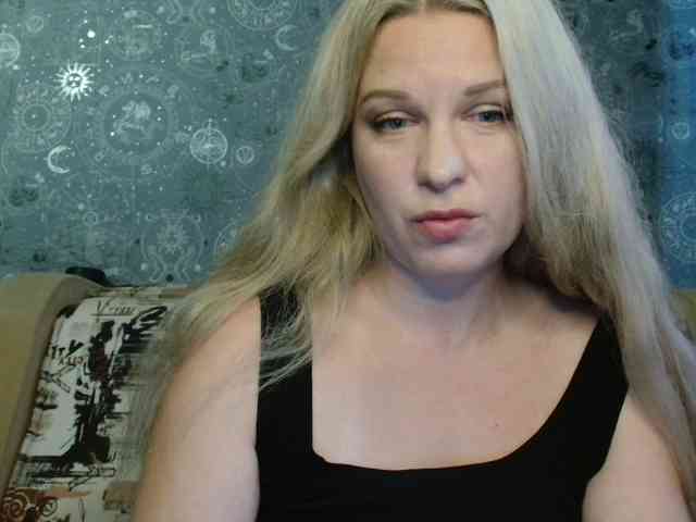 BlondeFox webcam