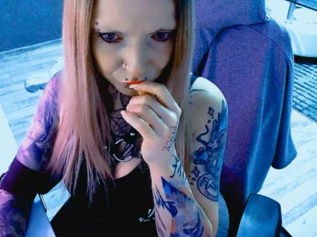 LisaModel's BongaCams show and profile