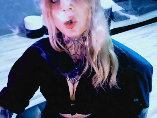 LisaModel from BongaCams