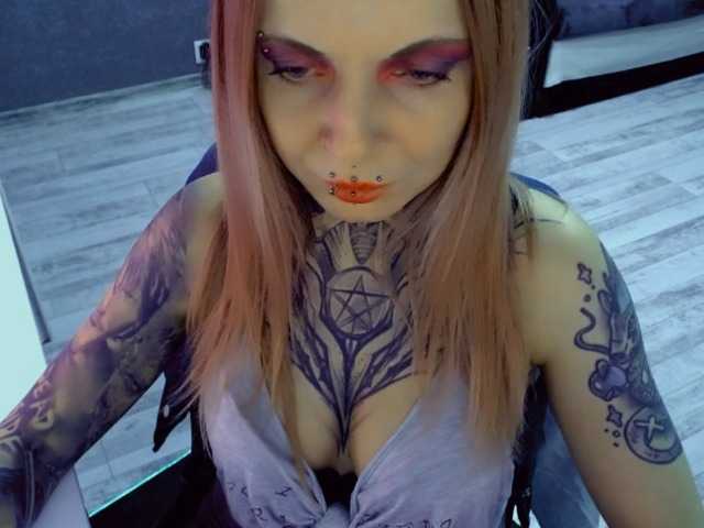 LisaModel's BongaCams show and profile