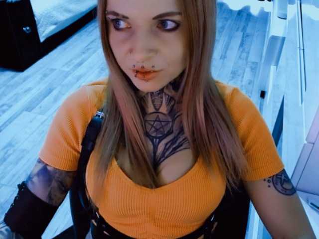 LisaModel's BongaCams show and profile