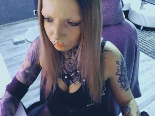 LisaModel's BongaCams show and profile