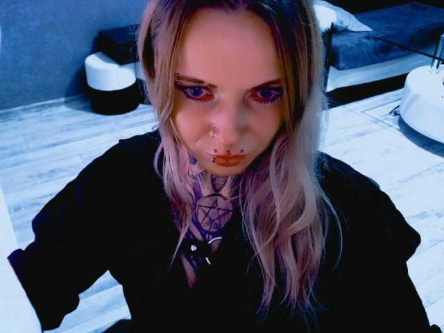 LisaModel from BongaCams