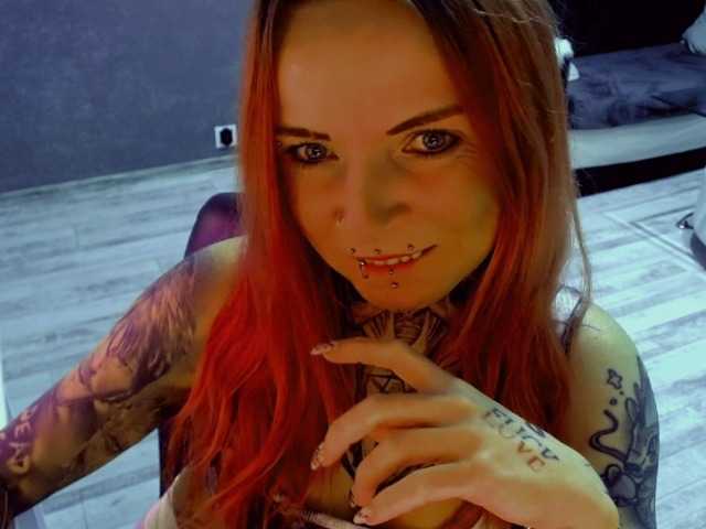 LisaModel's BongaCams show and profile