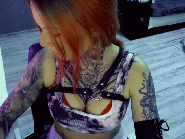 LisaModel's BongaCams show and profile