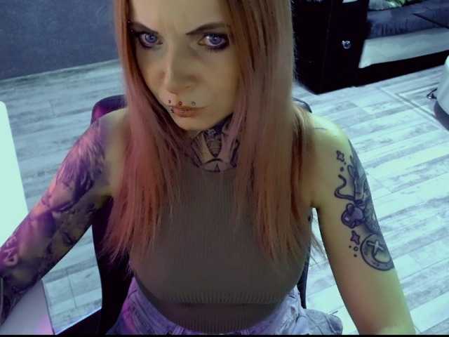 LisaModel's BongaCams show and profile