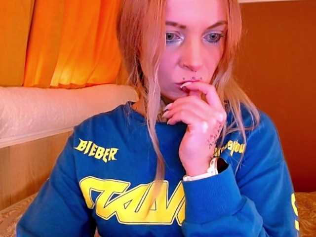 LisaModel from BongaCams