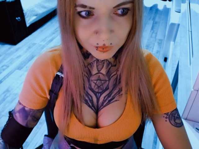 LisaModel's BongaCams show and profile