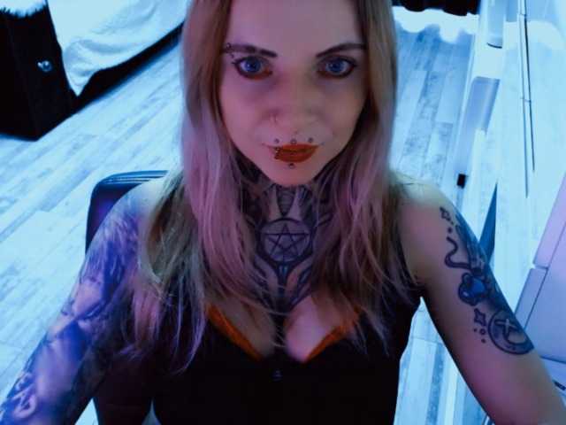 LisaModel's BongaCams show and profile