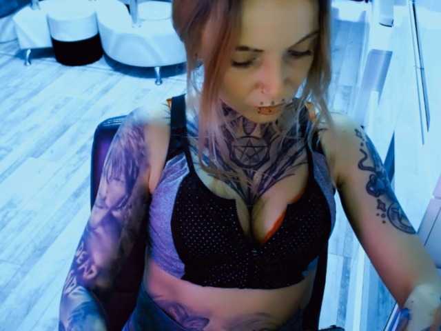 LisaModel's BongaCams show and profile