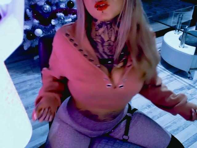 LisaModel's BongaCams show and profile