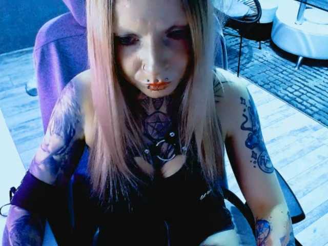 LisaModel's BongaCams show and profile