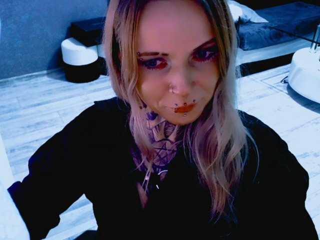 LisaModel from BongaCams is Freechat