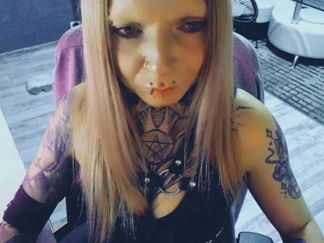 LisaModel's BongaCams show and profile