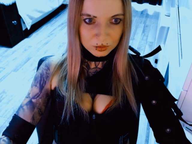 LisaModel's BongaCams show and profile