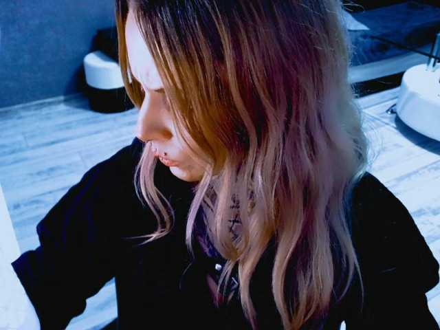 LisaModel from BongaCams is Freechat