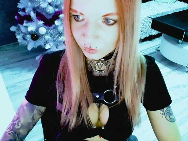 LisaModel's BongaCams show and profile