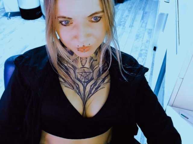 LisaModel's BongaCams show and profile