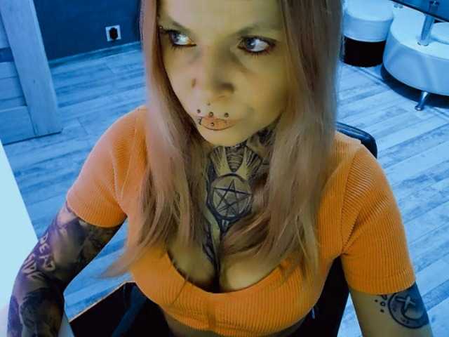 LisaModel's BongaCams show and profile