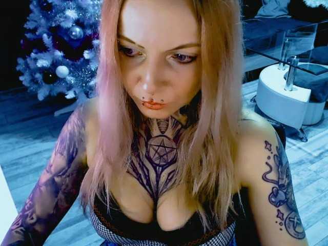 LisaModel's BongaCams show and profile