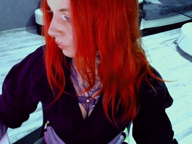 LisaModel from BongaCams