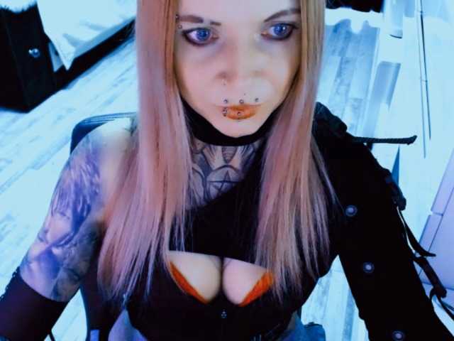 LisaModel's BongaCams show and profile