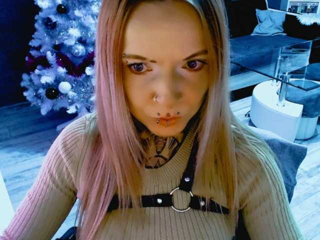 LisaModel's BongaCams show and profile