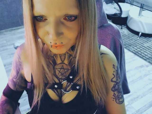 LisaModel's BongaCams show and profile