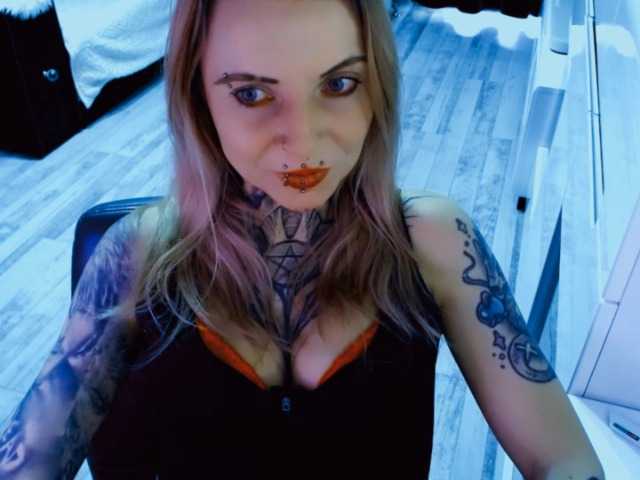 LisaModel's BongaCams show and profile