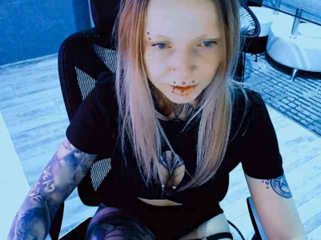 LisaModel Live Webcam on BongaCams