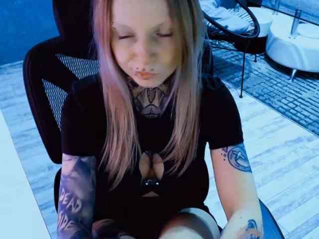 LisaModel Live Webcam on BongaCams