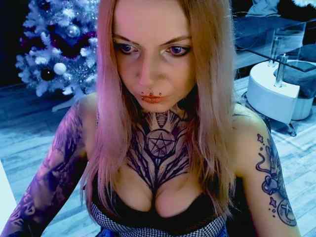 LisaModel Live Webcam on BongaCams