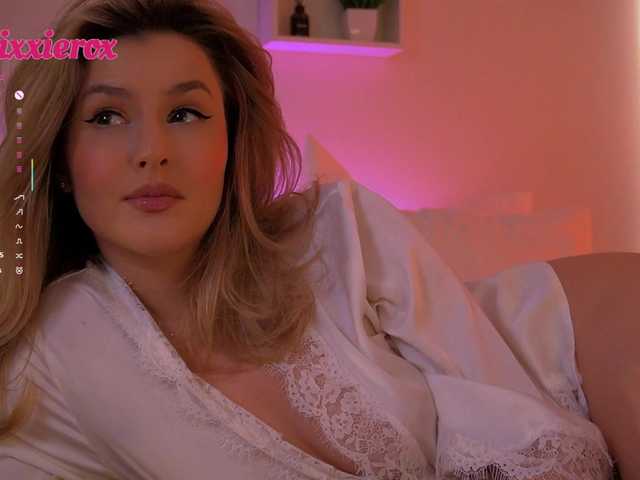 V1CTORYA's BongaCams show and profile