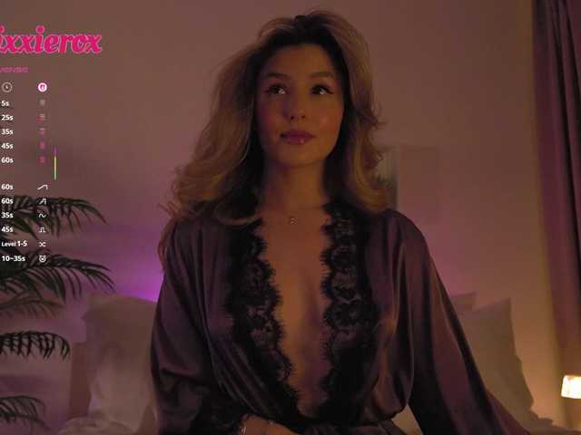 V1CTORYA's BongaCams show and profile