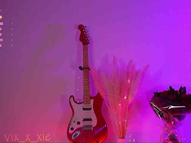Модель: vixxxie