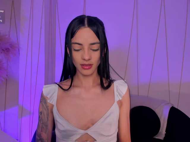 HannahJames's BongaCams show and profile