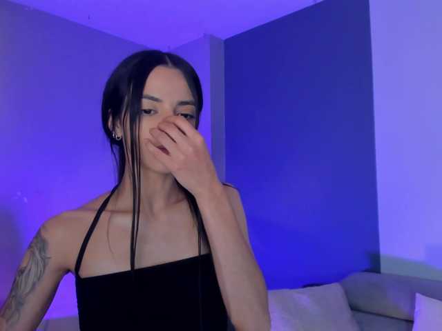 HannahJames's BongaCams show and profile