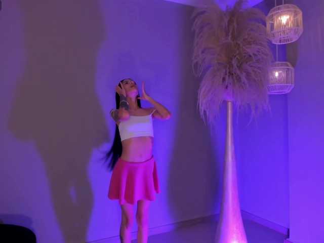 HannahJames's BongaCams show and profile